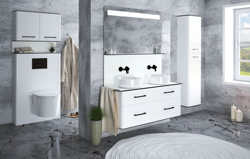 Białe meble od lat cieszą się niesłabnącą popularnością wśród urządzających łazienki